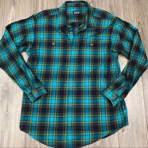 Patagonia light weight flannel shirt Men’s size L